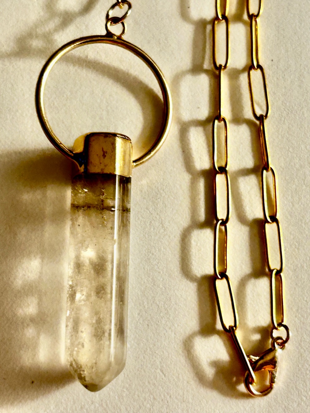NWOT Necklace Rutile (?) Quartz stone Polished point pendant, gold ring setting
